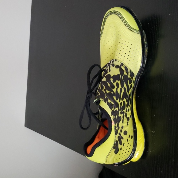 Under armour Micro G Toxic 6 Poison frog. sz 9.5 Pre-owned. Yellow & black - Picture 4 of 10